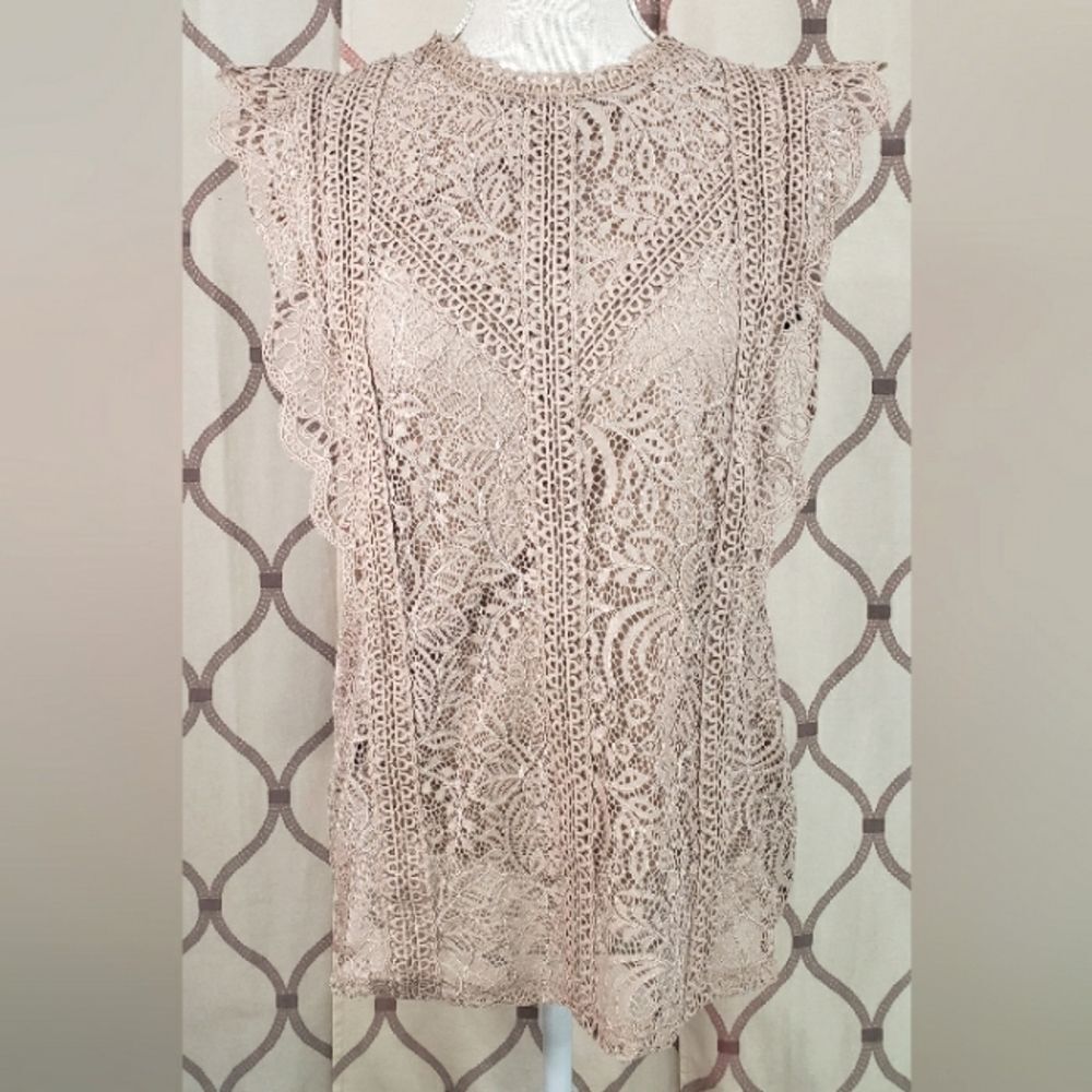 Cable & Gauge Embroidered Top Shell Medium Champagne NWT